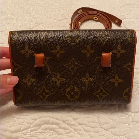 LOUIS VUITTON POUCHETTE - Picture 4 of 10